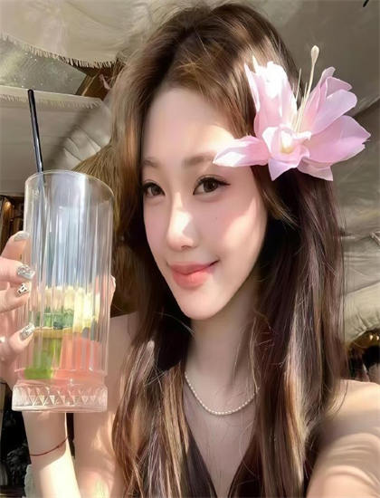 《圣斗士星矢必看的：圣斗少女翔》色彩运用解析：色调选择与情绪表达分析